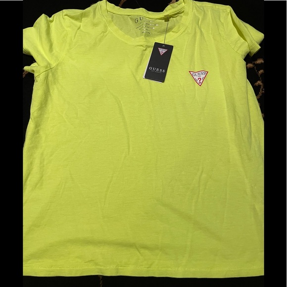 NWT Guess T-shirt - Picture 1 of 3